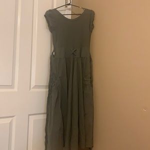 Army green midi/maxi dress cute pocket details with belt